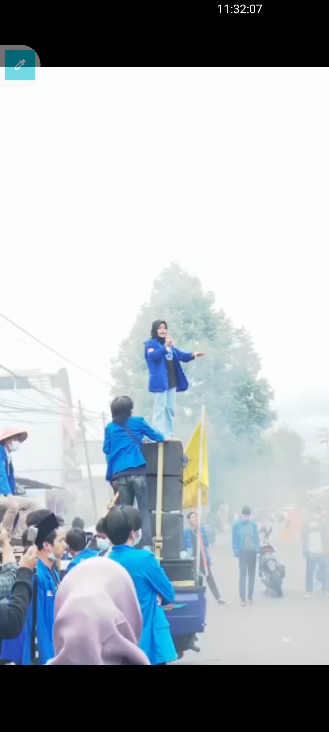 Aksi ke DPRD